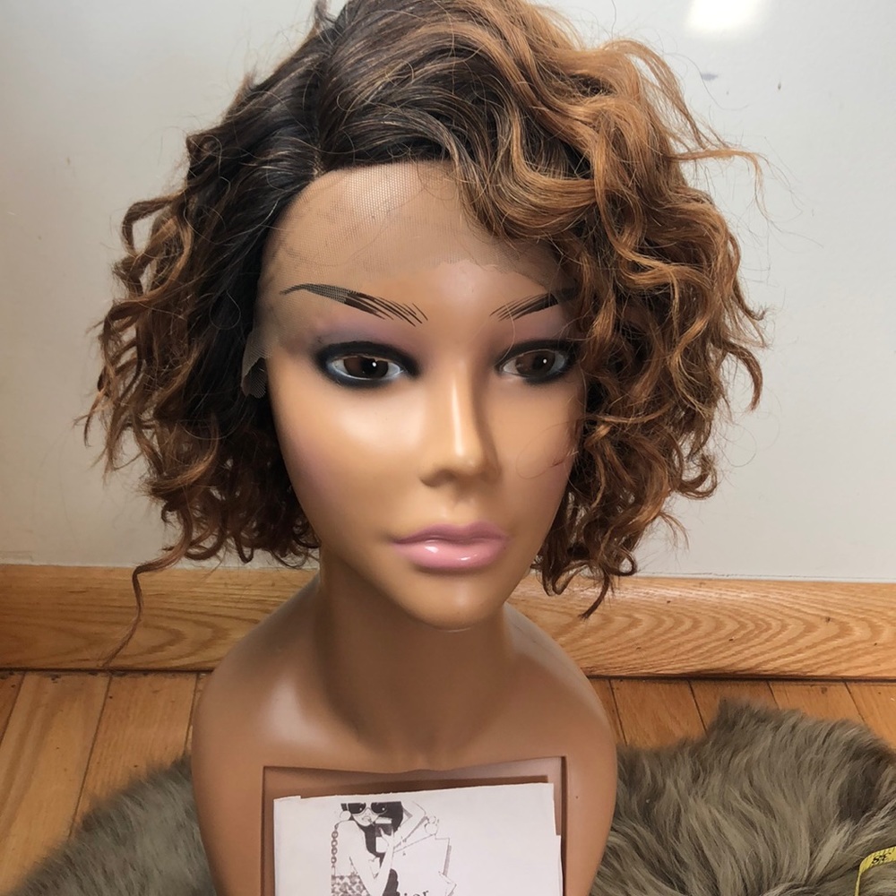 🧡Human Hair SHORT WAVY Swiss Lace Front Wig *NEW*